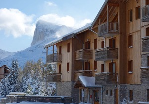 3-room chalet, terrace, pets welcome, parking
