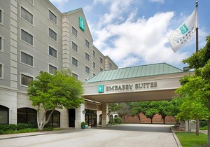 3-Star Hotel ∙ Embassy Suites by Hilton Dallas Near the Galleria