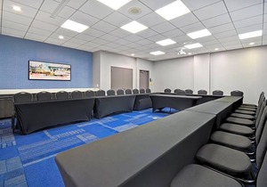 3-Star Hotel ∙ Hampton Inn NY-JFK