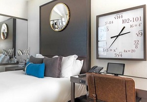 3-Star Hotel ∙ Harbor Court Hotel