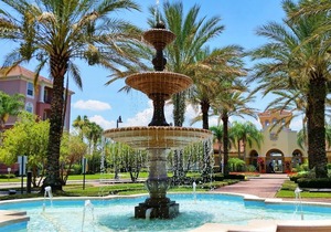 3-Story Townhome near Theme Parks! *Sleeps 10*