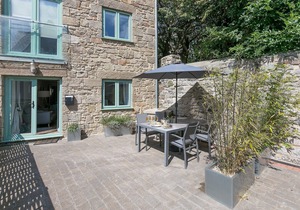 3 Sunday School Court – Off-Site Parking and Courtyard