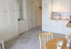 34 THE SALCOMBE, country holiday cottage, with pool in Salcombe