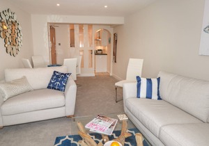 37 THE SALCOMBE, luxury holiday cottage, with pool in Salcombe
