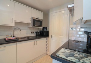 37 THE SALCOMBE, luxury holiday cottage, with pool in Salcombe