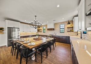 381 m² House ∙ 5 bedrooms ∙ 14 guests