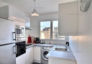 3ESPLANADE : ideally located, Appt face mer 5 pers, emplct parking privé