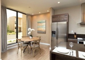 4 B/R Villas with Free Parking & Wi-Fi with Pool Near Disney
