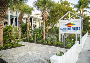 4-Bed, 3-Bath Waterfront Condo at Bayfront Suites -CLEANING FEE INCLUDED