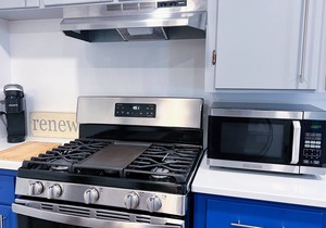 4 Bedroom, 2 Bathrooms, Remodeled Home, 5 Minutes From Niagara Falls State Park