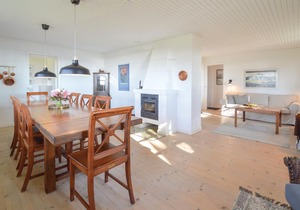 4 bedroom accommodation in Askeby