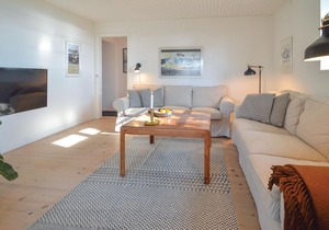 4 bedroom accommodation in Askeby