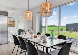 4 bedroom awesome home in Løgstrup