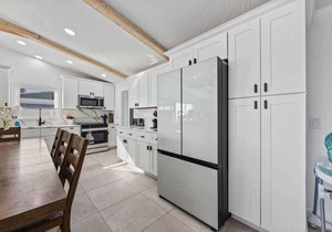 4 bedroom beach front with a pool