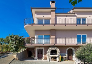 4 bedroom cozy apartment in Pobri