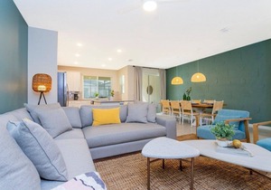 4 Bedrooms, 4.5 bathrooms Townhouse