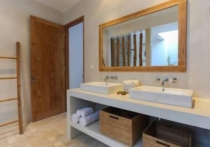 4 Bedrooms Luxurious Villa, Umalas in Umalas