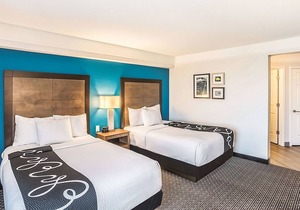 4 Pet-Friendly Units! Free Breakfast, Onsite Pool, Free Parking