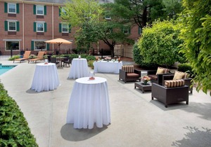 4 Spacious Units! FREE Parking, Pets Allowed, Close to Burlington Mall!