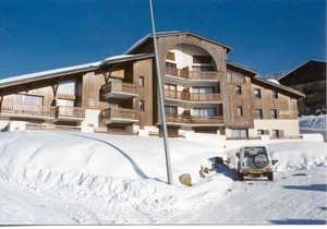 4BAPAIG18 in CREST VOLAND