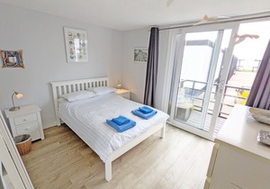 5 Avocet Quay, Emsworth - a lodge/cabin that sleeps 4 guests in 2 bedrooms