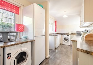 5 bedroom accommodation in West Lulworth, near Swanage