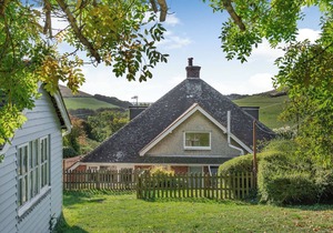 5 bedroom accommodation in West Lulworth, near Swanage