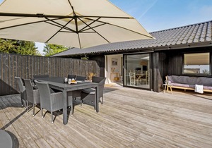 5 bedroom stunning home in Tisvildeleje