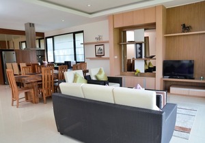 5 BR Hill View Villa with a private pool 2