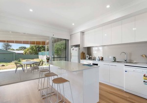 52 Esplanade - Seafront House in Central Location - *Ground Floor Only*