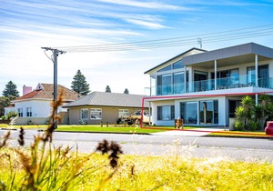 52 Esplanade - Seafront House in Central Location - *Ground Floor Only*