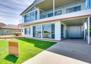 52 Esplanade - Seafront House in Central Location - *Ground Floor Only*