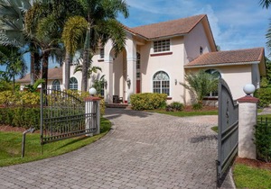 584 m² Villa ∙ 7 bedrooms ∙ 8 guests