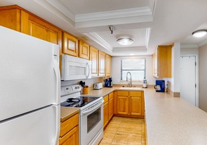 5th Floor Gulf-Front Condo In Navarre Beach with Shared Pool