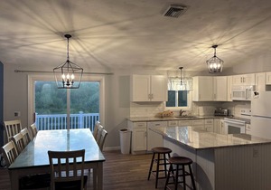 6 Bed Vacation Rental! Short walk to Beach-