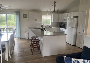 6 Bed Vacation Rental! Short walk to Beach-