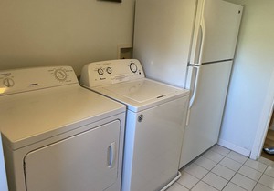 6 Bed Vacation Rental! Short walk to Beach-