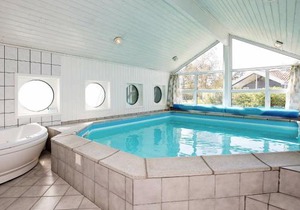 6 person holiday home in Ebeltoft