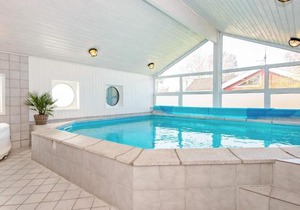 6 person holiday home in Ebeltoft