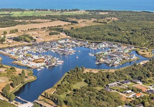 6 person holiday home on a holiday park in Ebeltoft