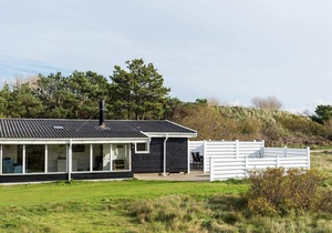 6 person holiday home on a holiday park in Fanø