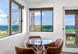 67 South Pacific Crescent - Studio Apartment