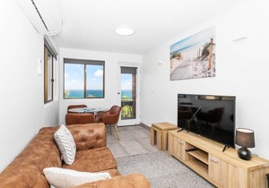 67 South Pacific Crescent - Studio Apartment