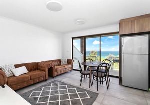 67 South Pacific Crescent - Apartment 2