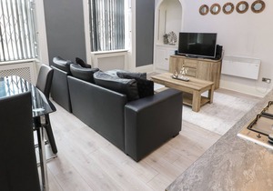 7 ST. JOHNS NORTH APARTMENTS, romantic in Wakefield