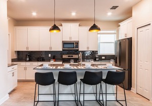 700SST: WowHouse! Live the Magic in a Wonderful Themed Villa