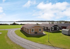8 person holiday home on a holiday park in Gråsten
