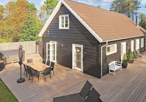 8 person holiday home in Læsø