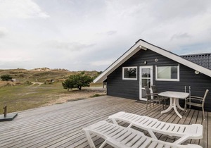 8 person holiday home on a holiday park in Fanø