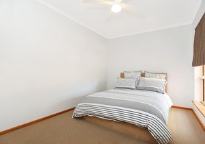 80 Albatross Ave, Hayborough